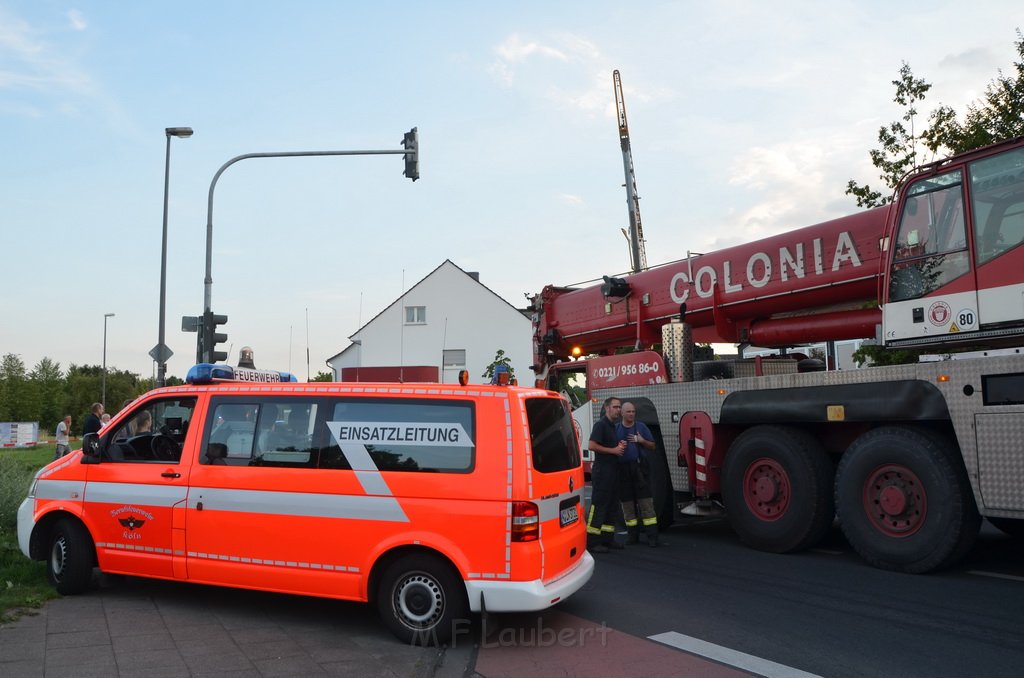 Kran drohte umzustuerzen Koeln Porz Zuendorf Hauptstr P055.JPG - Miklos Laubert